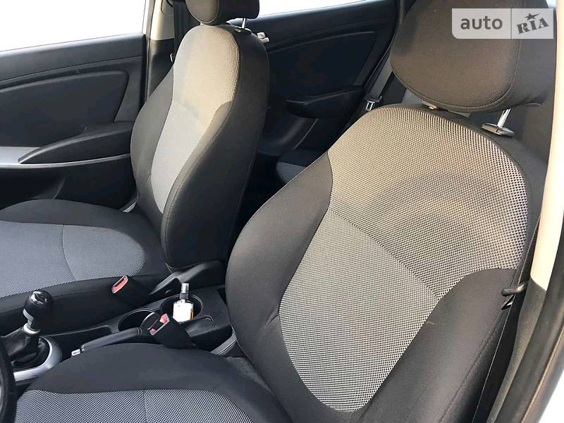 Седан Hyundai Accent 2011 в Мукачевому