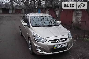 Hyundai Accent 2012