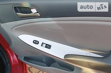 Хетчбек Hyundai Accent 2015 в 