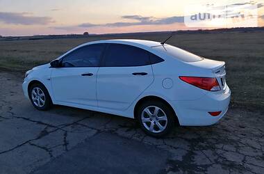 Hyundai Accent 2013