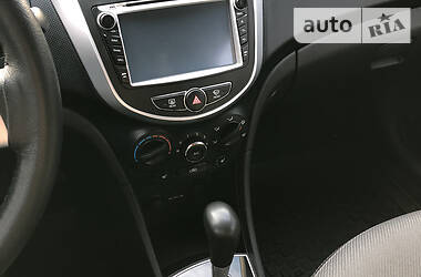 Хетчбек Hyundai Accent 2012 в 