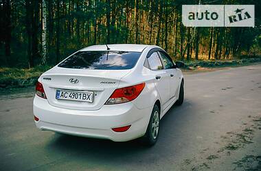 Седан Hyundai Accent 2012 в Нововолынске
