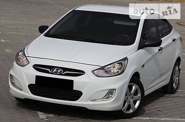 Седан Hyundai Accent 2013 в 