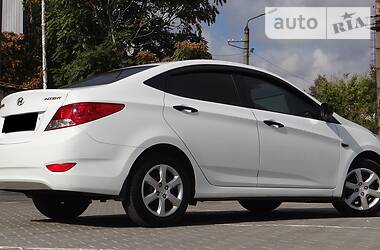 Седан Hyundai Accent 2013 в 