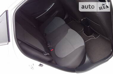Седан Hyundai Accent 2013 в 