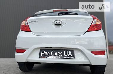 Хетчбек Hyundai Accent 2015 в 