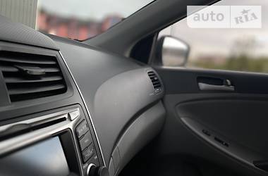 Хетчбек Hyundai Accent 2015 в 