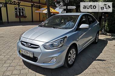 Hyundai Accent 2012