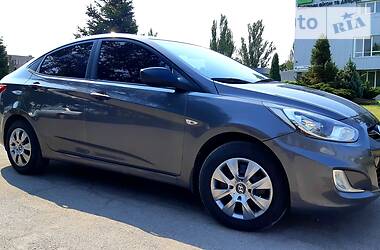 Hyundai Accent 2012 Hyundai Accent 2012