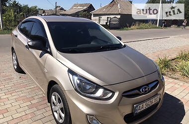 Hyundai Accent 2013