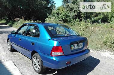 Седан Hyundai Accent 2002 в Киеве