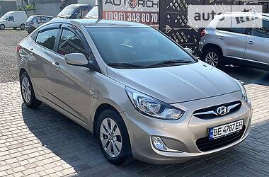 Hyundai Accent 2012