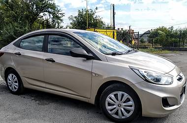 Седан Hyundai Accent 2011 в Бучаче