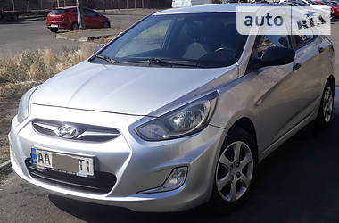 Hyundai Accent 2013