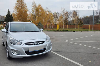 Хэтчбек Hyundai Accent 2012 в Александрие