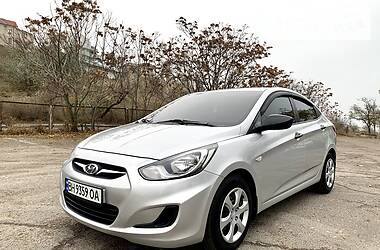 Hyundai Accent 2014