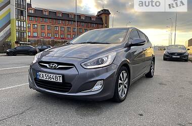 Hyundai Accent Wit 1.6 VGT 2015 Hyundai Accent Wit 1.6 VGT 2015