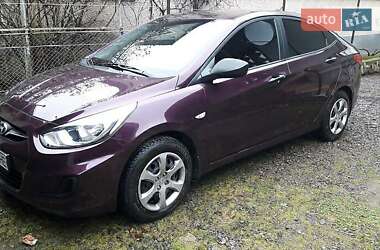 Hyundai Accent 2011