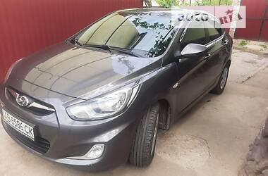 Hyundai Accent 2013