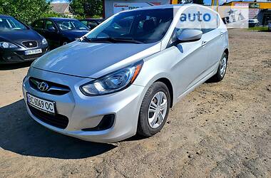 Hyundai Accent 2012