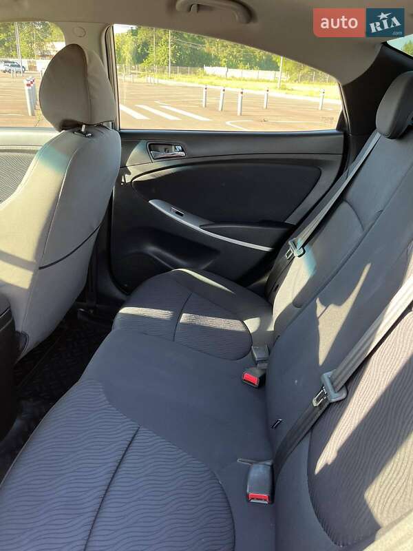 Седан Hyundai Accent 2012 в Кривому Розі