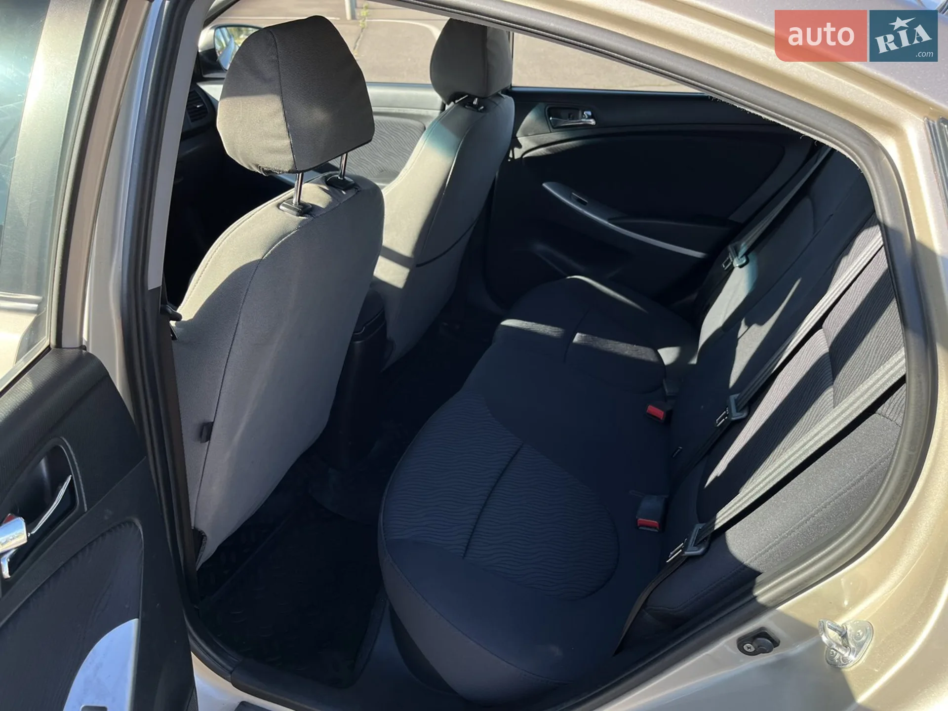 2012 Hyundai Accent - мініатюра 20
