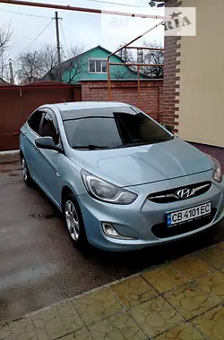 Hyundai Accent 2011