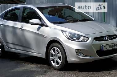 Hyundai Accent 2012