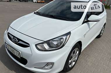 Hyundai Accent 2012