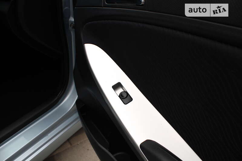 Седан Hyundai Accent 2012 в Харкові