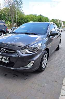 Hyundai Accent 2013