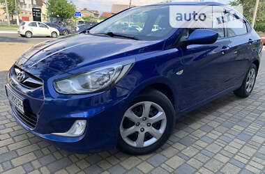 Hyundai Accent 2012