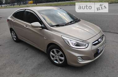 Седан Hyundai Accent 2013 в Дніпрі