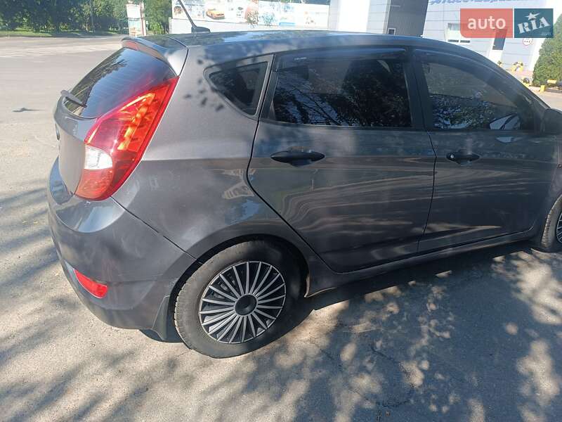 Хэтчбек Hyundai Accent 2014 в 