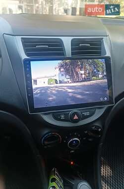 Хэтчбек Hyundai Accent 2014 в 