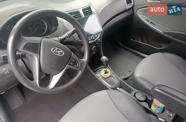 Хэтчбек Hyundai Accent 2014 в 