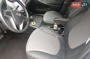 Хэтчбек Hyundai Accent 2014 в 