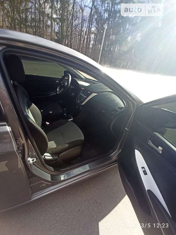 Седан Hyundai Accent 2014 в Хмільнику