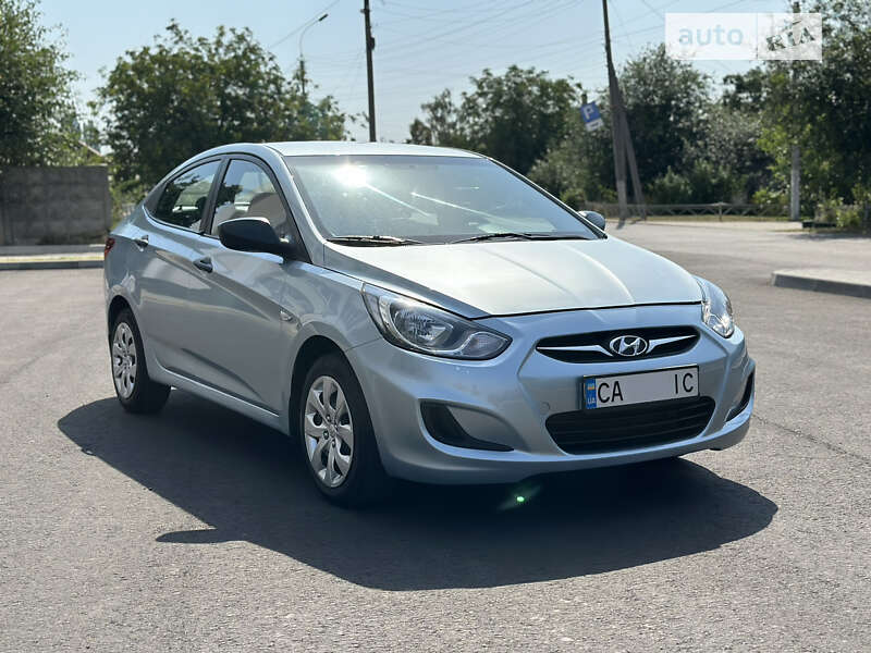 Седан Hyundai Accent 2011 в 