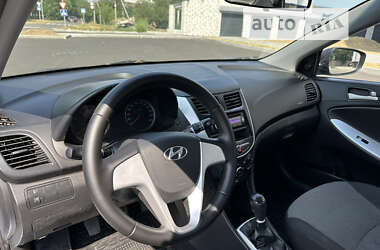 Седан Hyundai Accent 2011 в 