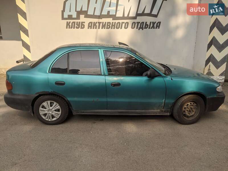 Седан Hyundai Accent 1995 в Кривом Роге