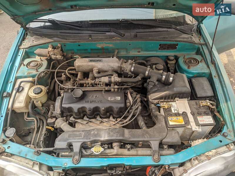 Седан Hyundai Accent 1995 в Кривом Роге
