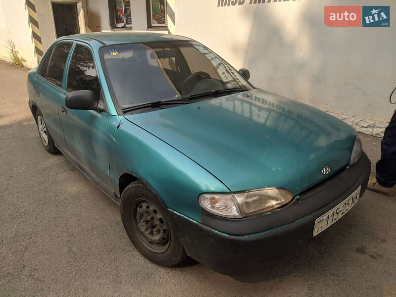 Седан Hyundai Accent 1995 в Кривом Роге