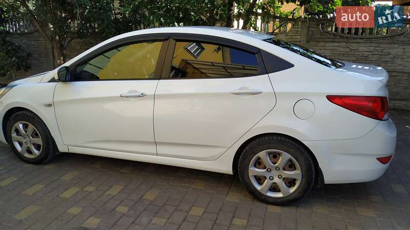 Седан Hyundai Accent 2012 в Костополе