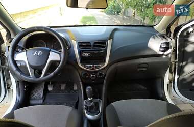 Седан Hyundai Accent 2012 в Костополе