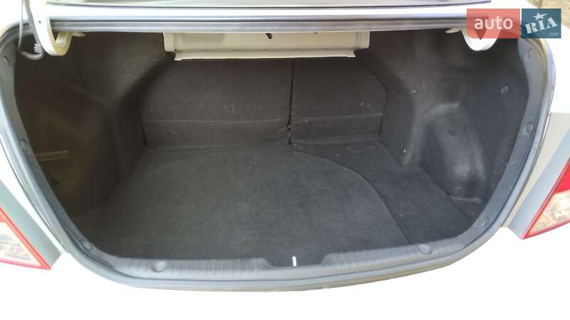 Седан Hyundai Accent 2012 в Костополе