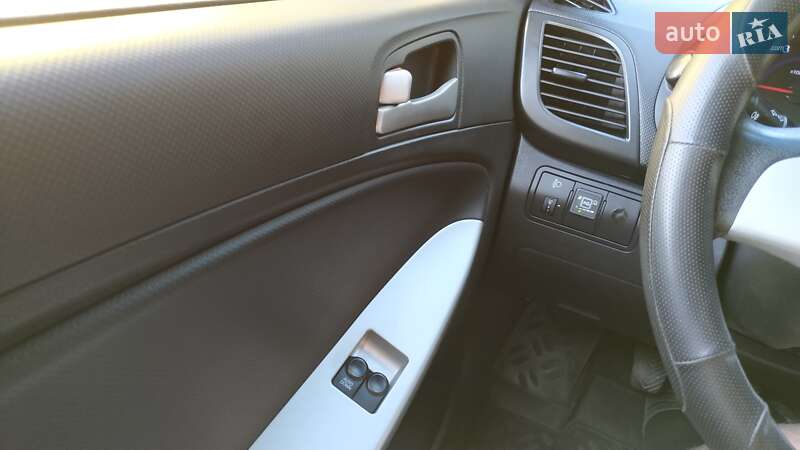 Седан Hyundai Accent 2012 в Костополе
