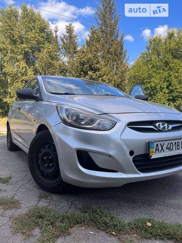 Седан Hyundai Accent 2013 в Кривому Розі