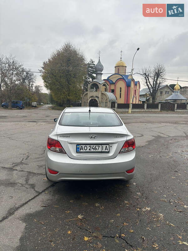 Седан Hyundai Accent 2012 в Ужгороде фото 3 Седан Hyundai Accent 2012 в Ужгороде
