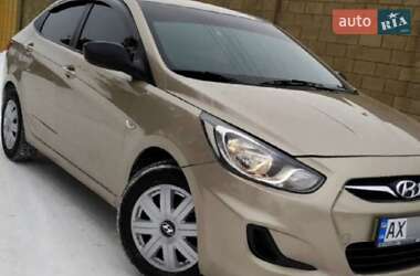 Hyundai Accent 2011